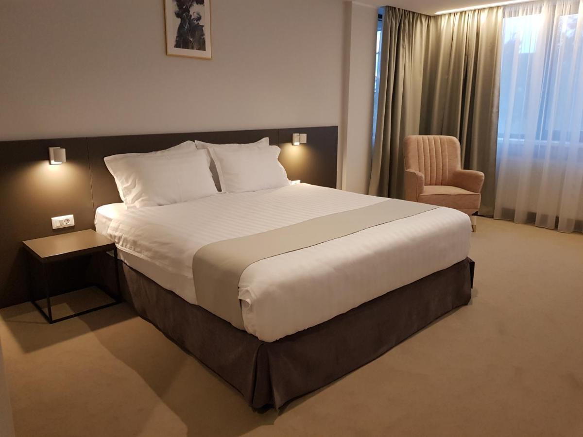 Hotel NOVO Boutique à Râmnicu Vâlcea Extérieur photo